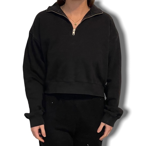 TNA Sweaters - TNA quarterzip🖤